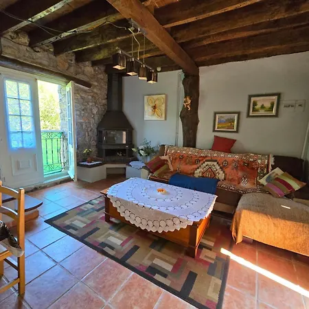 Casona Junto Al Narcea Semesterbostad